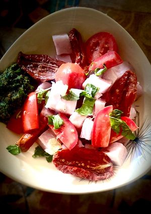 Une photo de Espadon cru aux saveurs d’été