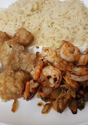 A picture of My Salt n Pepper seasoned Prawns,Mussels with Noodles 😘.