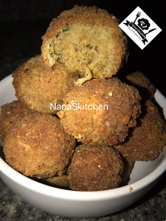 A picture of Crispy chicken balls.