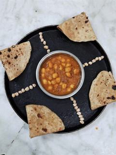 પંજાબી છોલે (Punjabi Chhole Recipe In Gujarati) રેસીપી મુખ્ય ફોટો