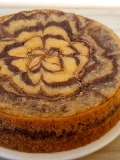 मार्बल केक(marble cake recipe in Hindi) रेसिपी मुख्य फोटो