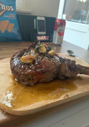 A picture of Tomahawk Steak.