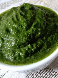 हरे धनिये की चटनी रेसिपी मुख्य फोटो