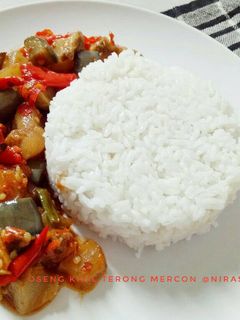 Foto resep Oseng kikil terong mercon