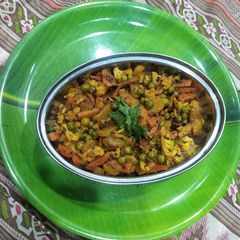 A picture of Carrot green peas mix sabji.