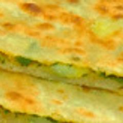 A picture of Aloo Palak Paratha.