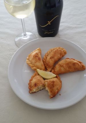 Una foto de Empanada de Pollo y Choclo