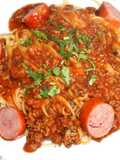 Tallarines con salsa de carne y chorizo