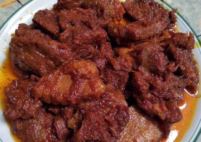 Bagaimana Menyiapkan Rendang daging tanpa santan Anti Gagal