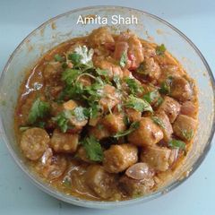 A picture of Jodhpuri gatte.