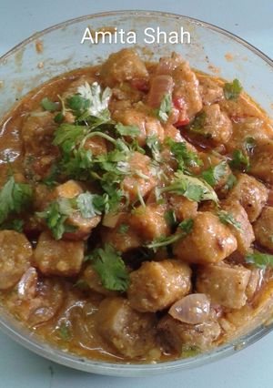 A picture of Jodhpuri gatte.
