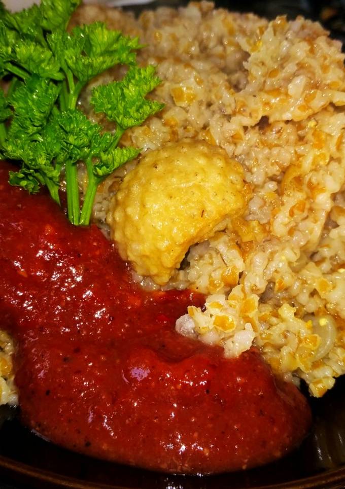 Пшеничная каша с шкварками в духовке