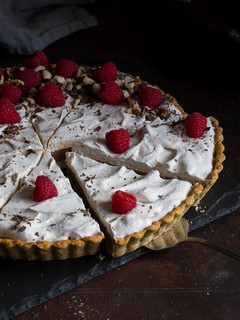 Schoko-Haselnuss-Tarte mit Zimt-Sahne Rezepthauptbild