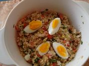 Una foto de cous cous atun