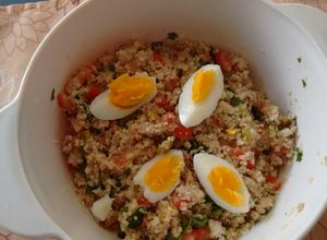 Una foto de Cous-cous con atún. ॐ