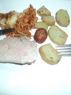 Una foto de Lomo al pulque ranchero con espagueti gratinado y papas campesinas al horno las Correa