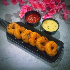 A picture of Poha vada.