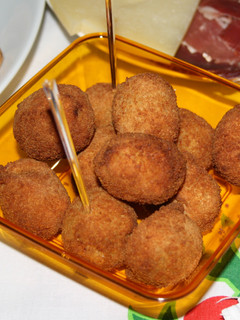 Una foto de Frituria de aceitunas rellenas