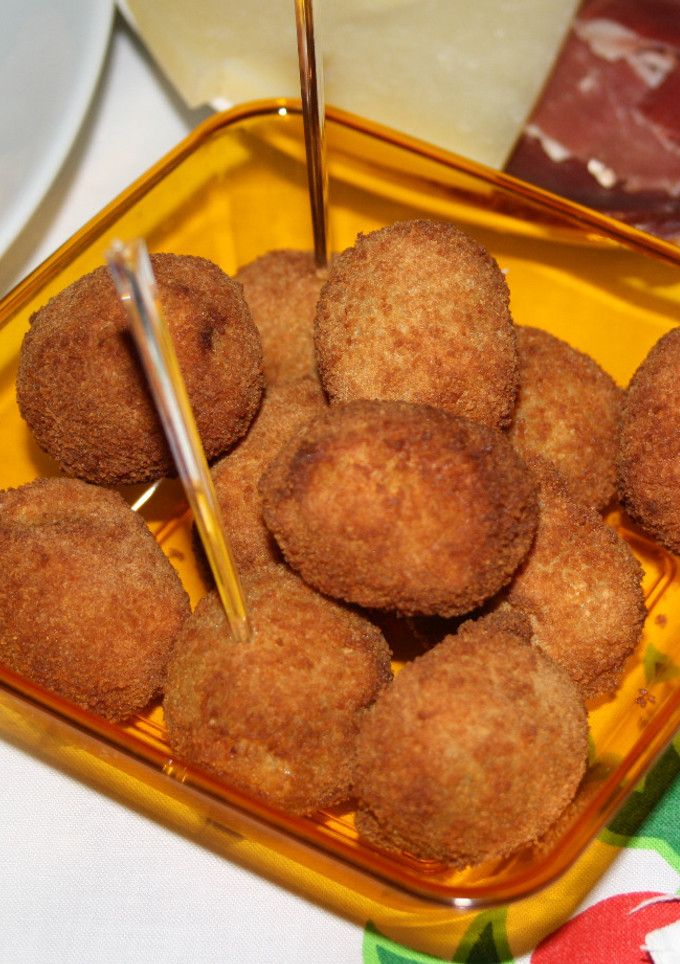 Una foto de Frituria de aceitunas rellenas