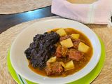Longaniza con papas en salsa