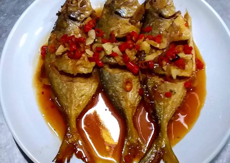 ปลาทอดราดพริก