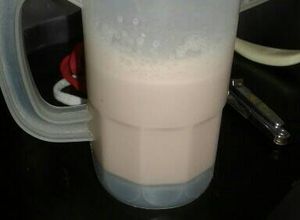 Una foto de Malteada de fresa y chocolate