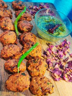डाळ वडा (daal vada recipe in marathi) रेसिपी चे मुख्य फोटो