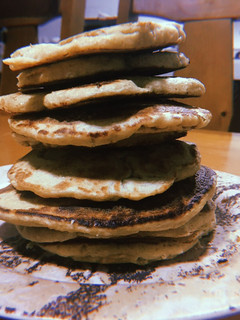 Una foto de Hot cakes de avena y plátano