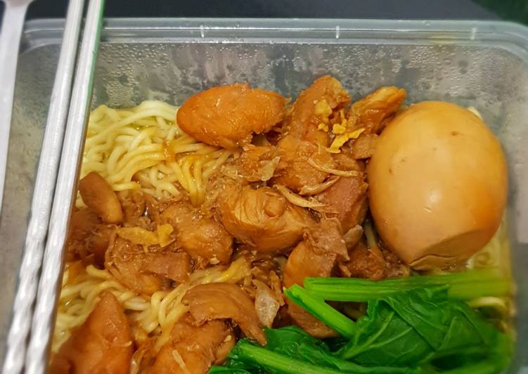 Resep Mie Ayam kreasi mama yang Menggugah Selera