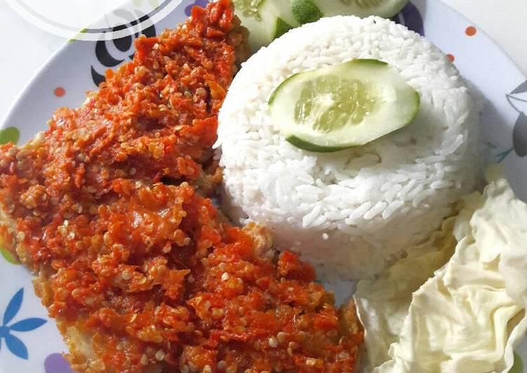 27. Ayam Geprek Cabe 70 🔥🔥🔥bikin Ndowerrrrrr