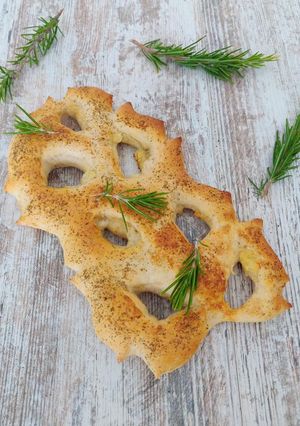 Une photo de Fougasse au comté/romarin