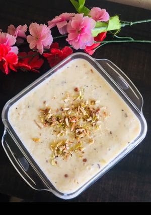 A picture of Kesar dry fruits kheer.