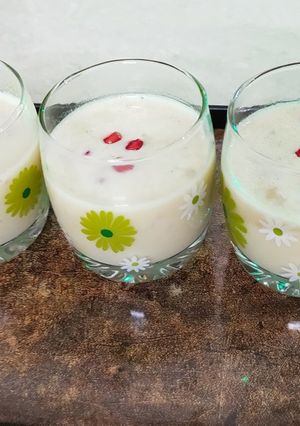 बनाना ऍपल मिल्क शेक (banan apple milkshake recipe in marathi) रेसिपी चे मुख्य फोटो