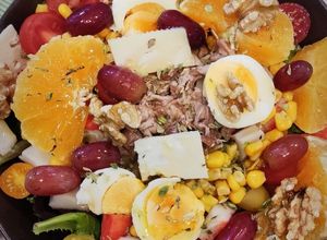 Foto de Salada de Atum (com uvas e laranja)