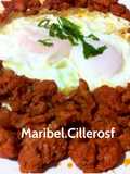 Huevos fritos con chichas de matanza