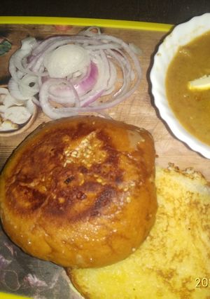 पाव भाजी (Pav bhaji recipe in hindi) रेसिपी मुख्य फोटो