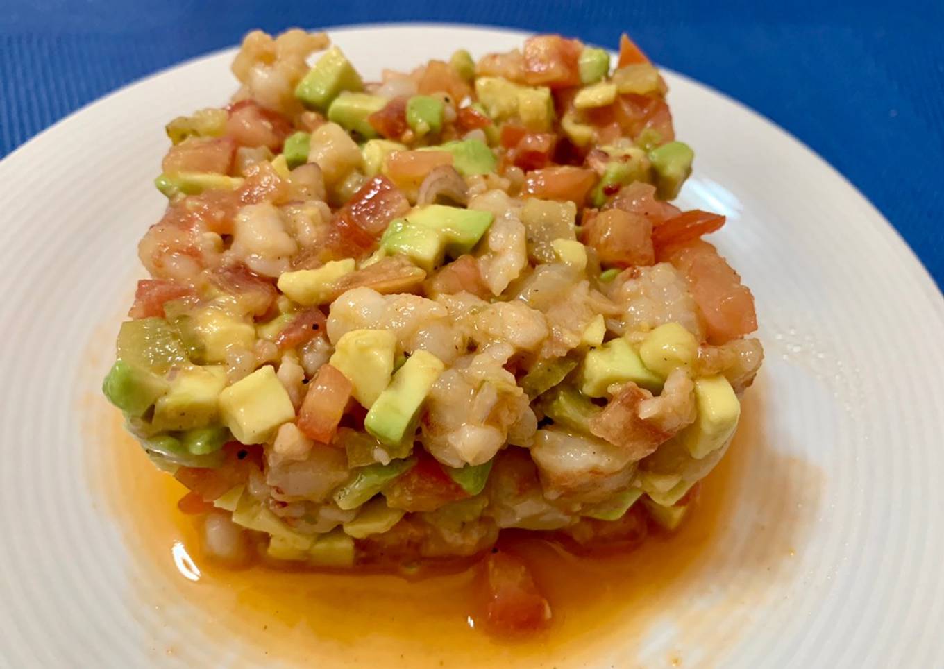 Tartar de langostinos y carabineros con aguacate y tomate