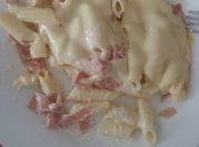 Una foto de macarrones con mayonesa