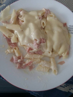 Una foto de Macarrones con queso de fundir