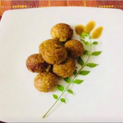 A picture of Soyabean and green lentils appe.