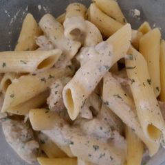 Penne chicken mushroom cream-classic A picture of Penne chicken mushroom cream-classic.