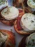Tosta de jamón y queso de cabra