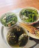 Thịt hấp lá ngải, hạt sen, nấm hương. Canh móng giò, khoai sọ, rau rút!