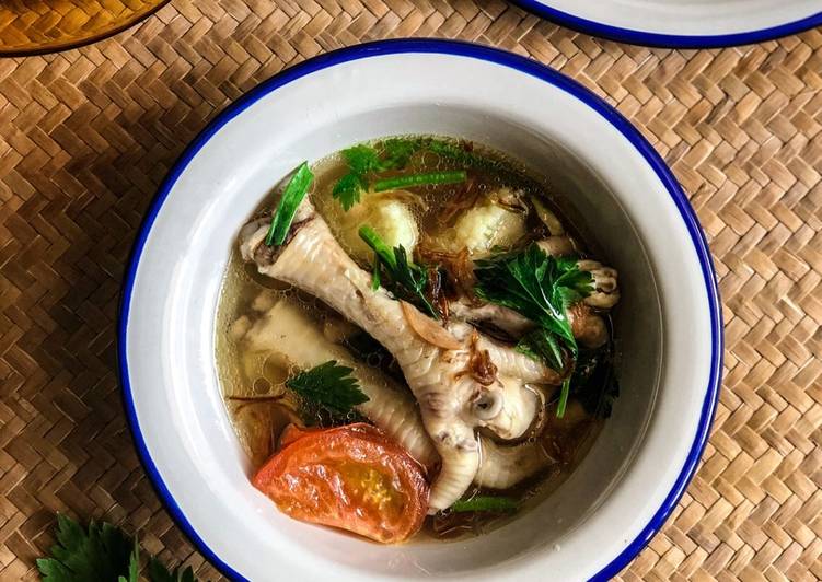 Cara Gampang Menyiapkan Sup Kaki Ayam yang Lezat