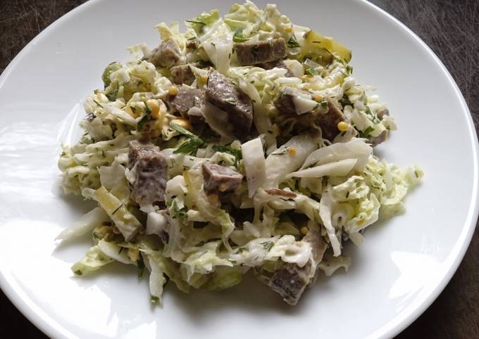 Салат с языком, капустой и огурцами: пошаговый кулинарный рецепт