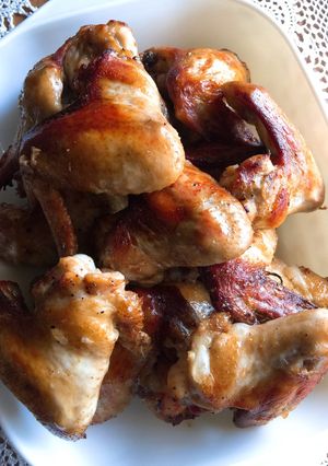 A picture of Roast chicken wings.