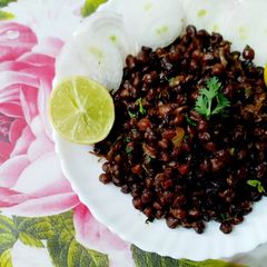 A picture of Chatpata Black Chana masala.