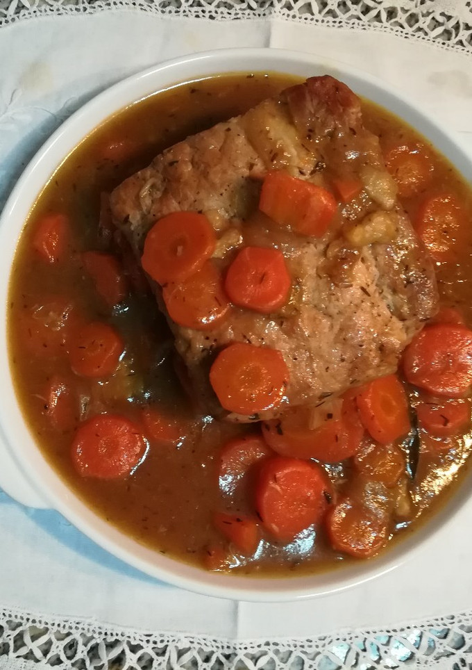 Una foto de Lomo especiado al vino moscatel (Olla Gm g)