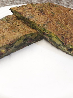 Una foto de Tortilla rápida de hojas de remolacha