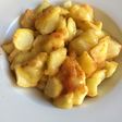 Patatas bravas con ajo aceite y pimentón